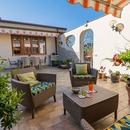 דירות פיומבינו Sunny Courtyard מראה חיצוני תמונה