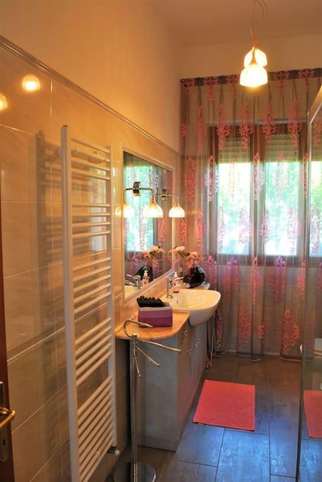 דירות פיומבינו Sunny Courtyard מראה חיצוני תמונה