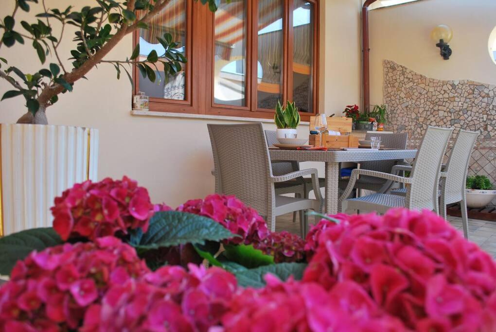 דירות פיומבינו Sunny Courtyard מראה חיצוני תמונה