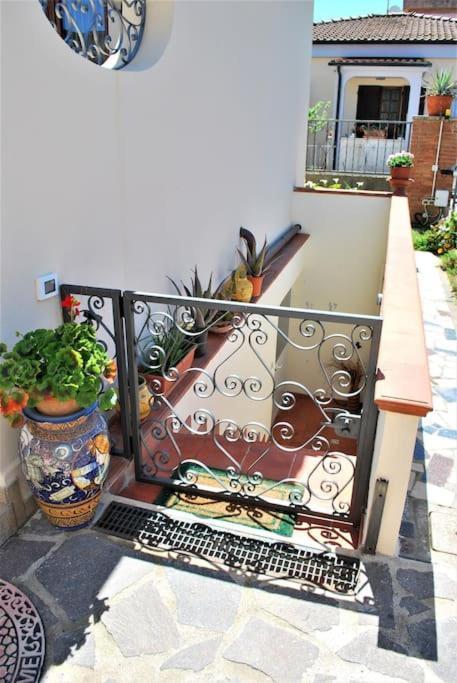 דירות פיומבינו Sunny Courtyard מראה חיצוני תמונה