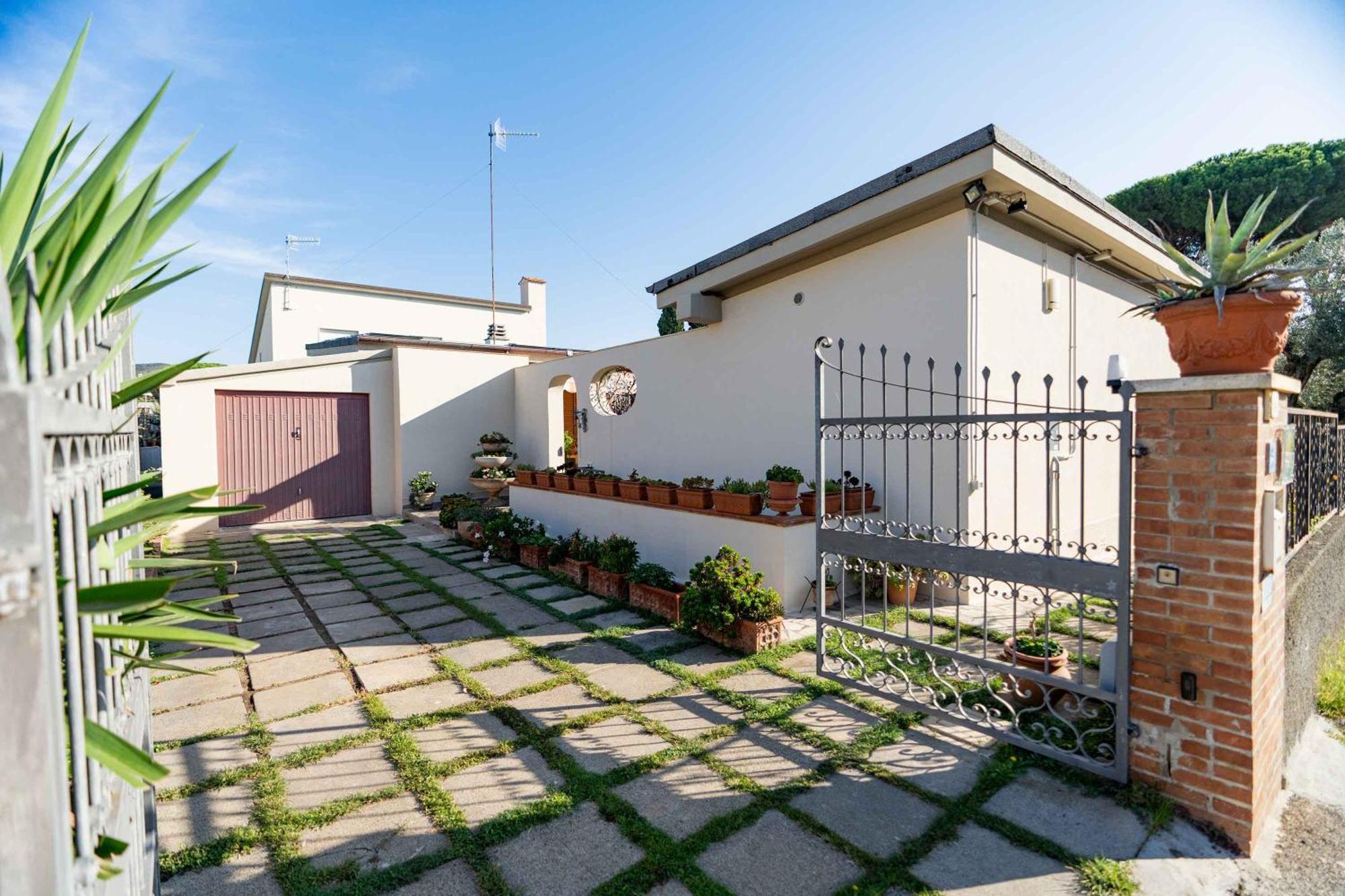 דירות פיומבינו Sunny Courtyard מראה חיצוני תמונה