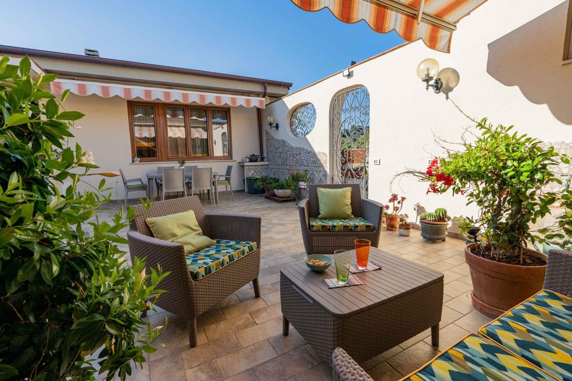 דירות פיומבינו Sunny Courtyard מראה חיצוני תמונה